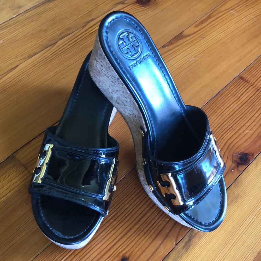Women’s wedge sandals
